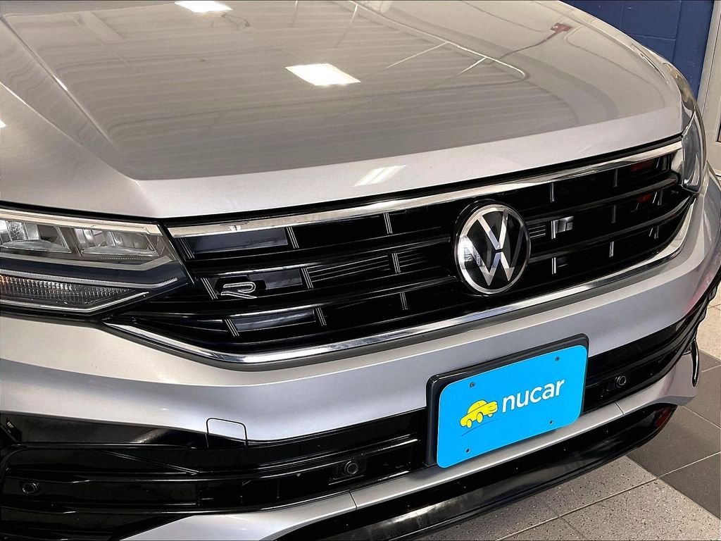 Used 2023 Volkswagen Tiguan SE R-Line AWD/4WD image 32