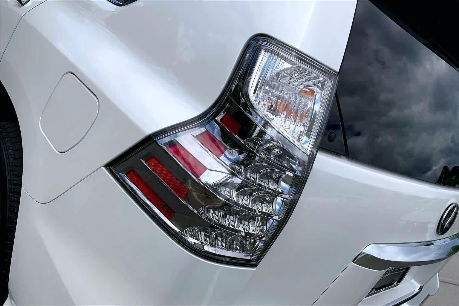Certified 2023 Lexus GX 460 Premium w/ Premium Package AWD/4WD image 29
