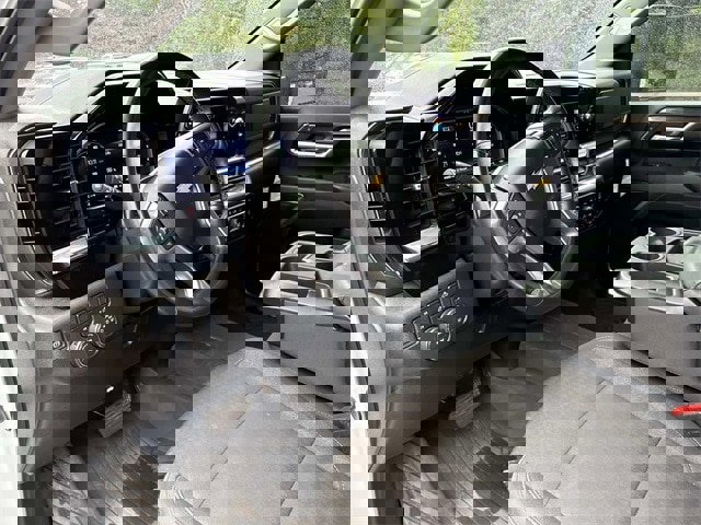 Used 2024 Chevrolet Silverado 2500 LT image 28