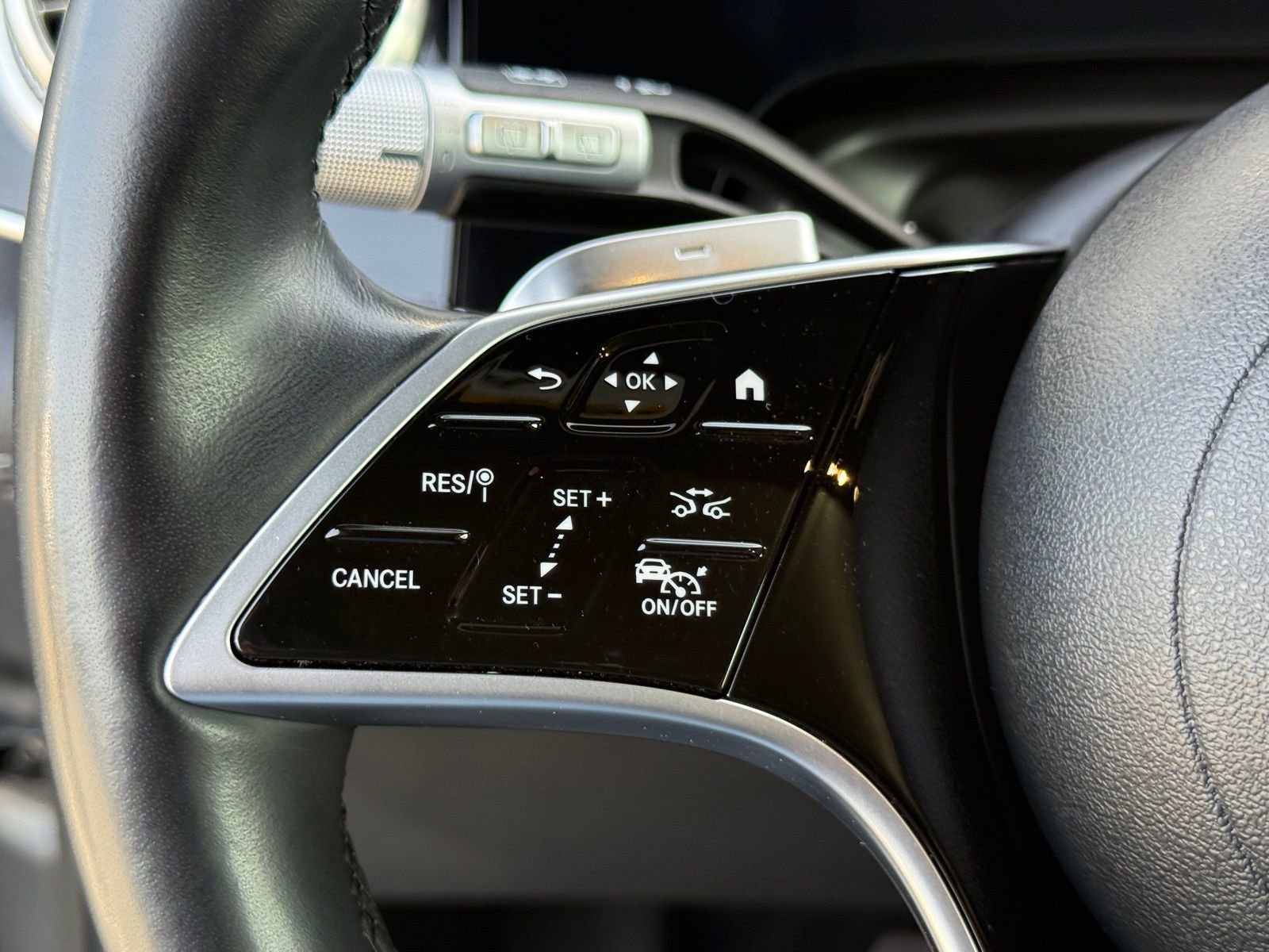 Used 2023 Mercedes-Benz EQS 580 4MATIC SUV image 32