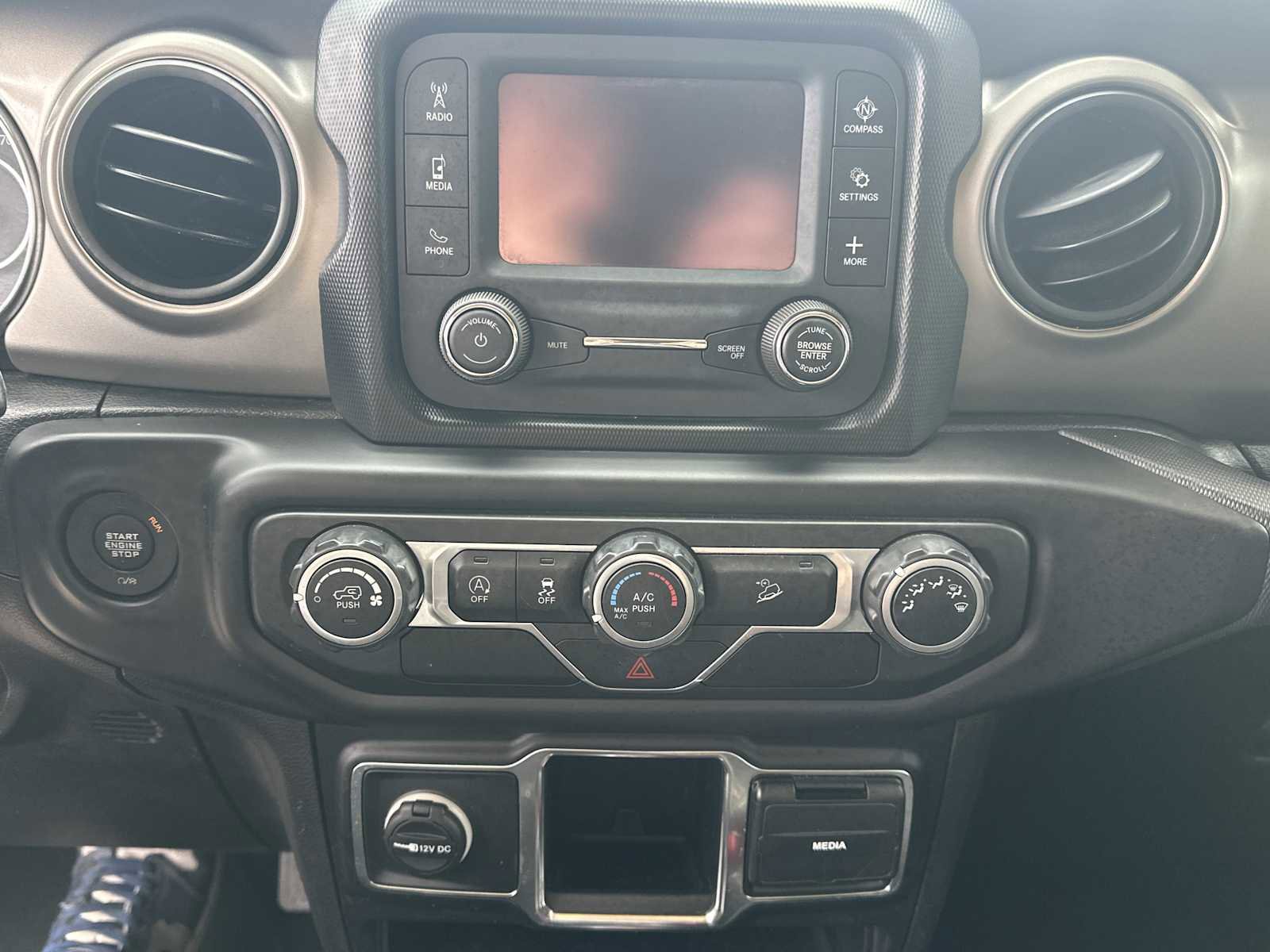 Used 2019 Jeep Wrangler Sport image 10