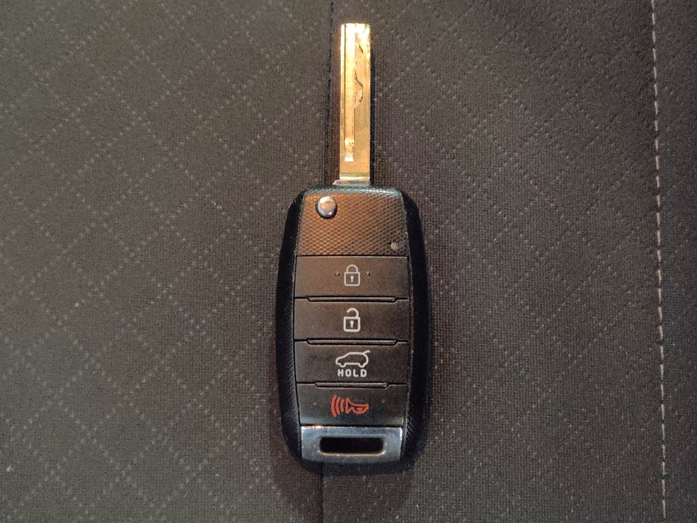 Used 2020 Kia Sorento LX FWD image 32