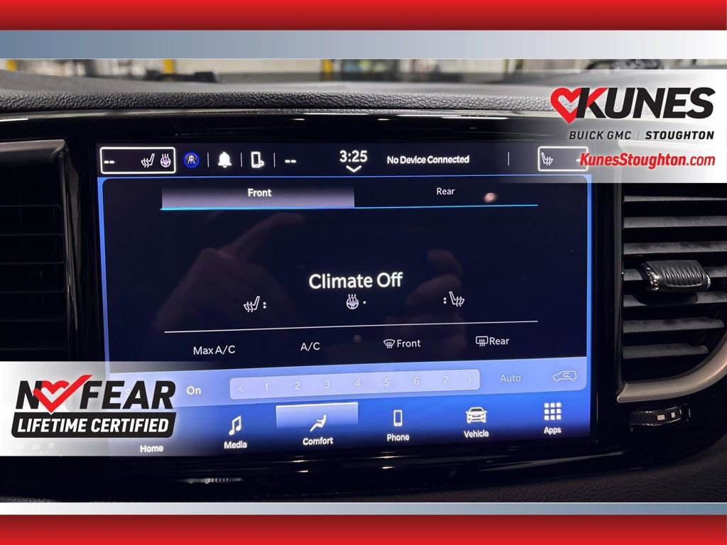 Used 2024 Chrysler Pacifica Touring-L FWD image 27