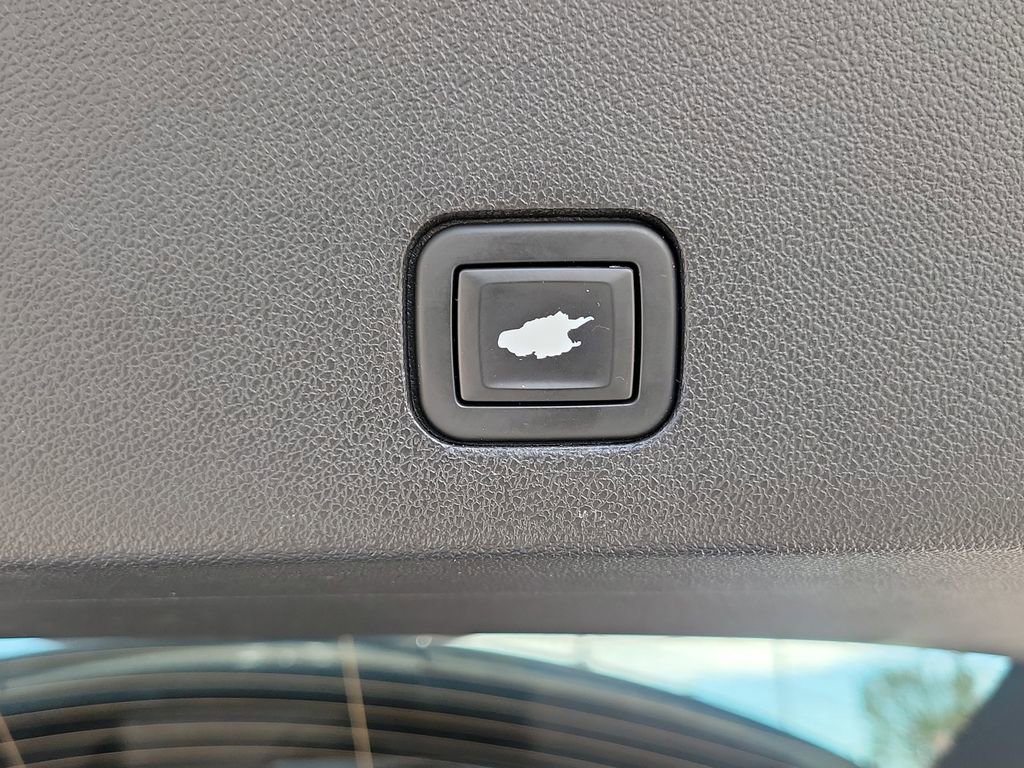 Used 2020 Cadillac XT6 Premium Luxury w/ LPO, Floor Liner Package image 10