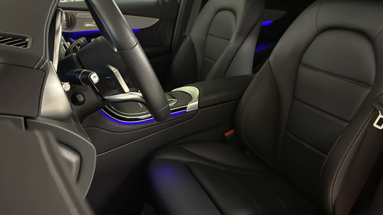 Used 2023 Mercedes-Benz GLC 300 4MATIC Coupe image 28