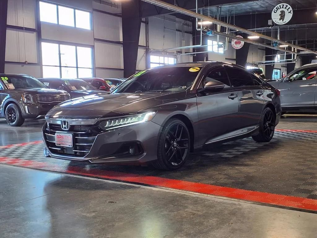 Used 2022 Honda Accord Touring image 3