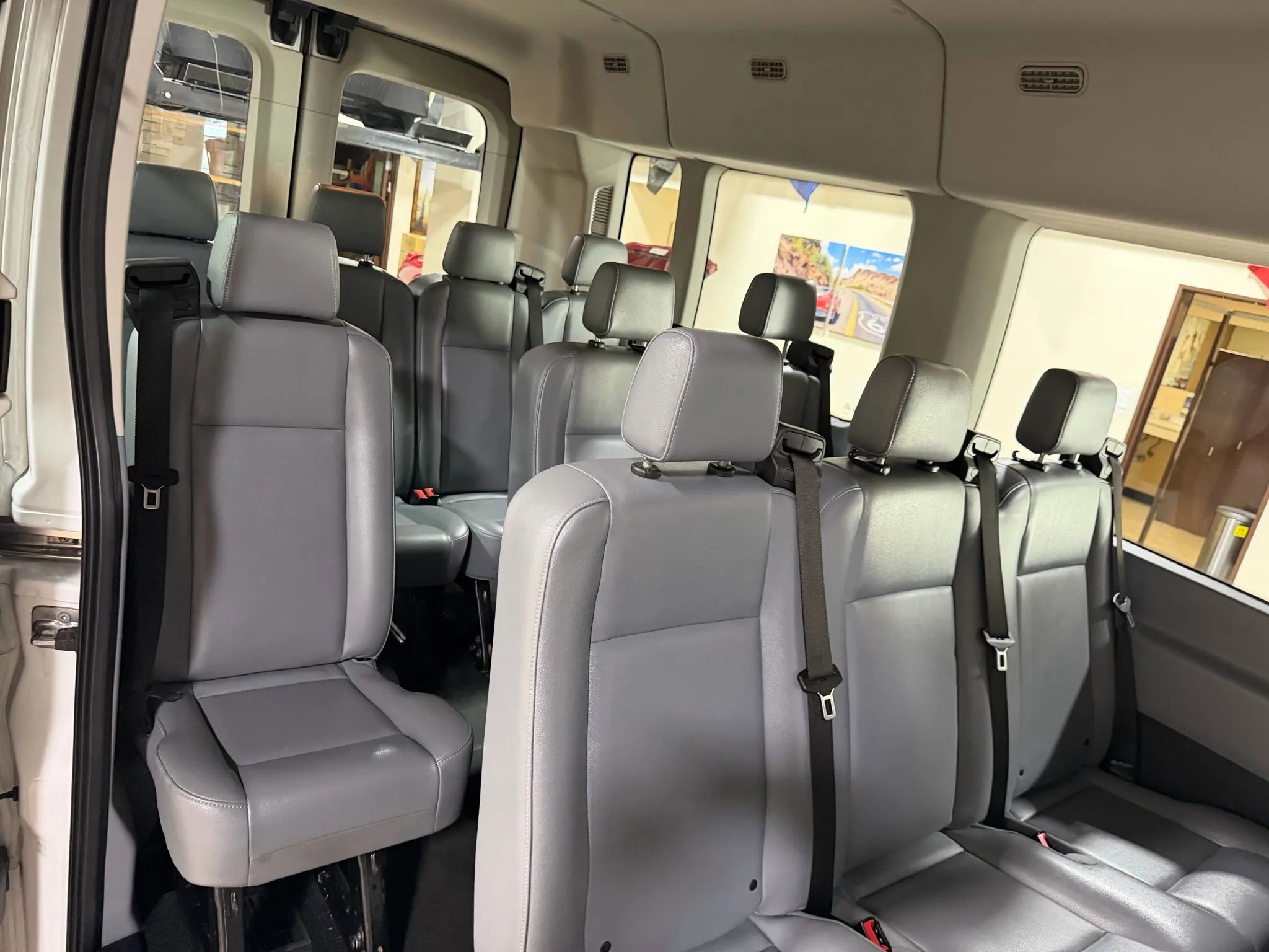 Used 2018 Ford Transit 350 XL image 31