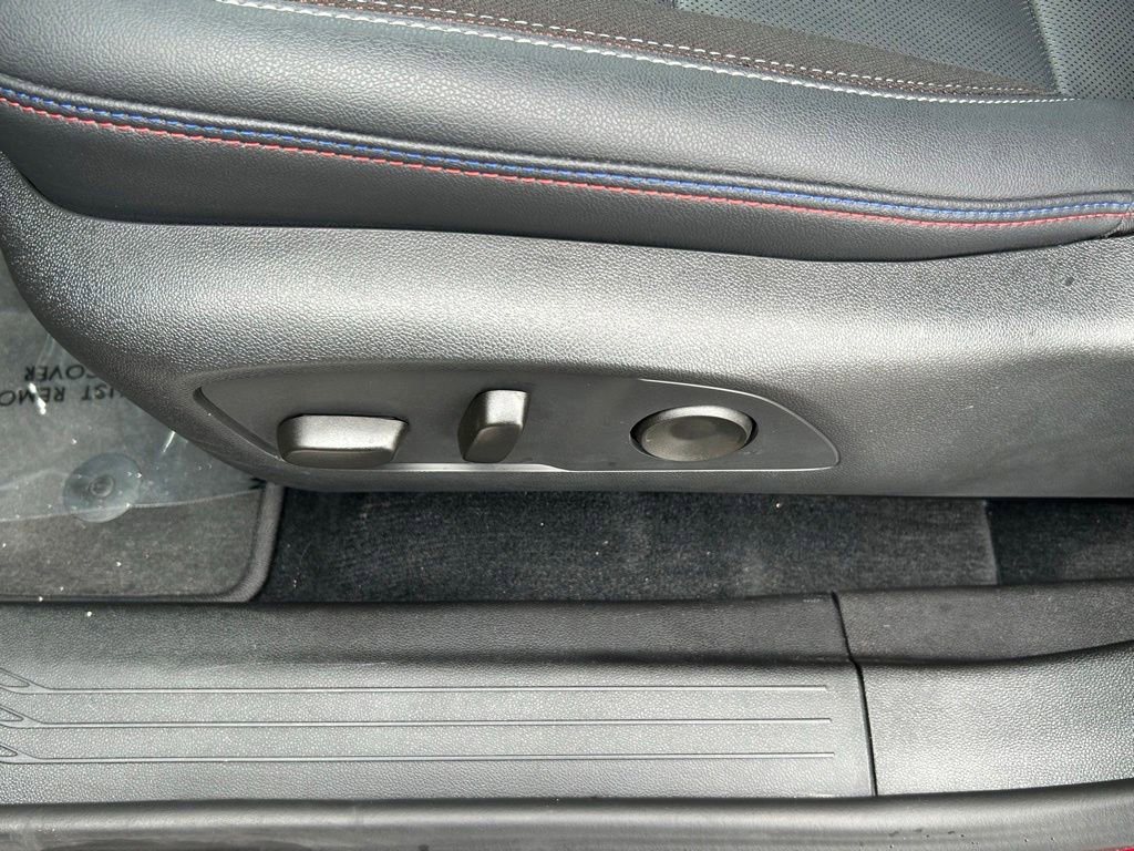 Used 2025 Chevrolet Equinox EV RS FWD image 17