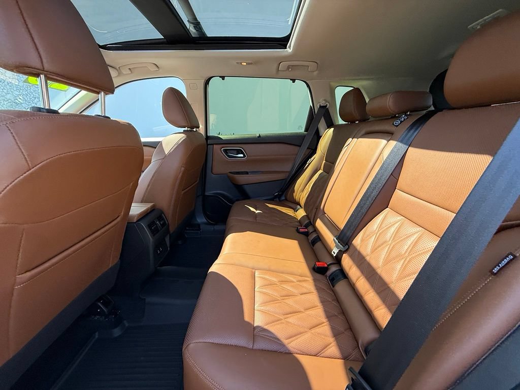 Certified 2026 Nissan Rogue Platinum AWD/4WD image 16
