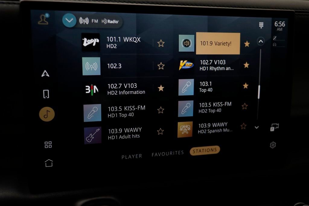 Used 2023 Land Rover Defender 130 First Edition image 10