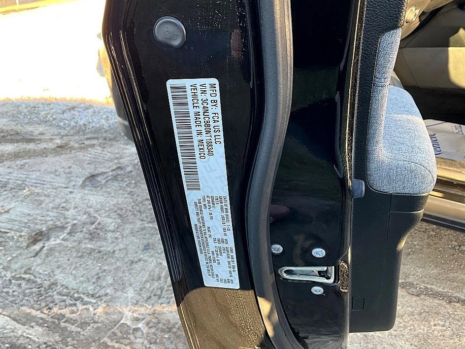 Used 2022 Jeep Compass Latitude image 33