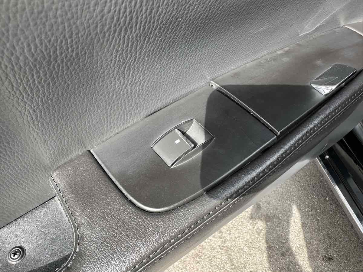 Used 2011 Cadillac DTS Limousine image 52