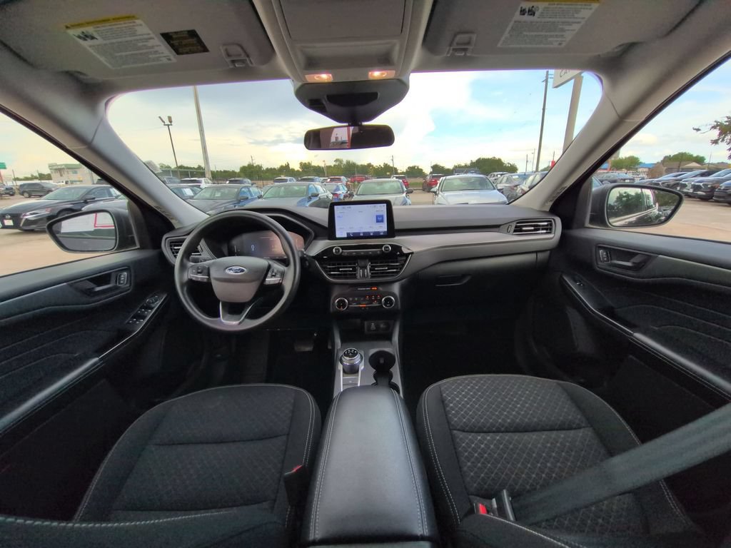 Used 2025 Ford Escape Active AWD/4WD image 25