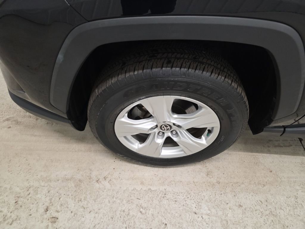 Used 2021 Toyota RAV4 XLE image 2