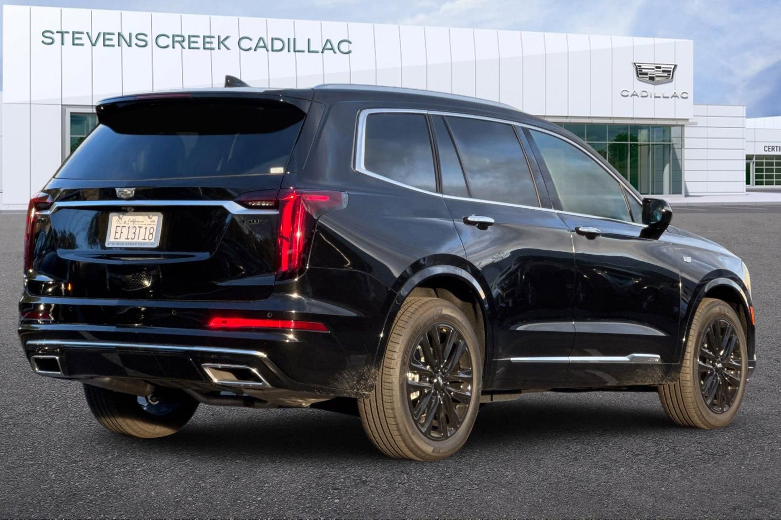 Used 2025 Cadillac XT6 Luxury image 3
