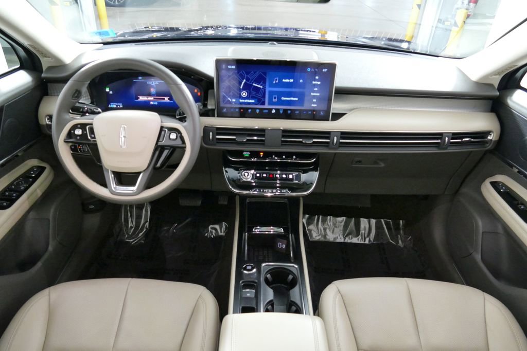 Used 2023 Lincoln Corsair AWD w/ Equipment Group 101A image 10