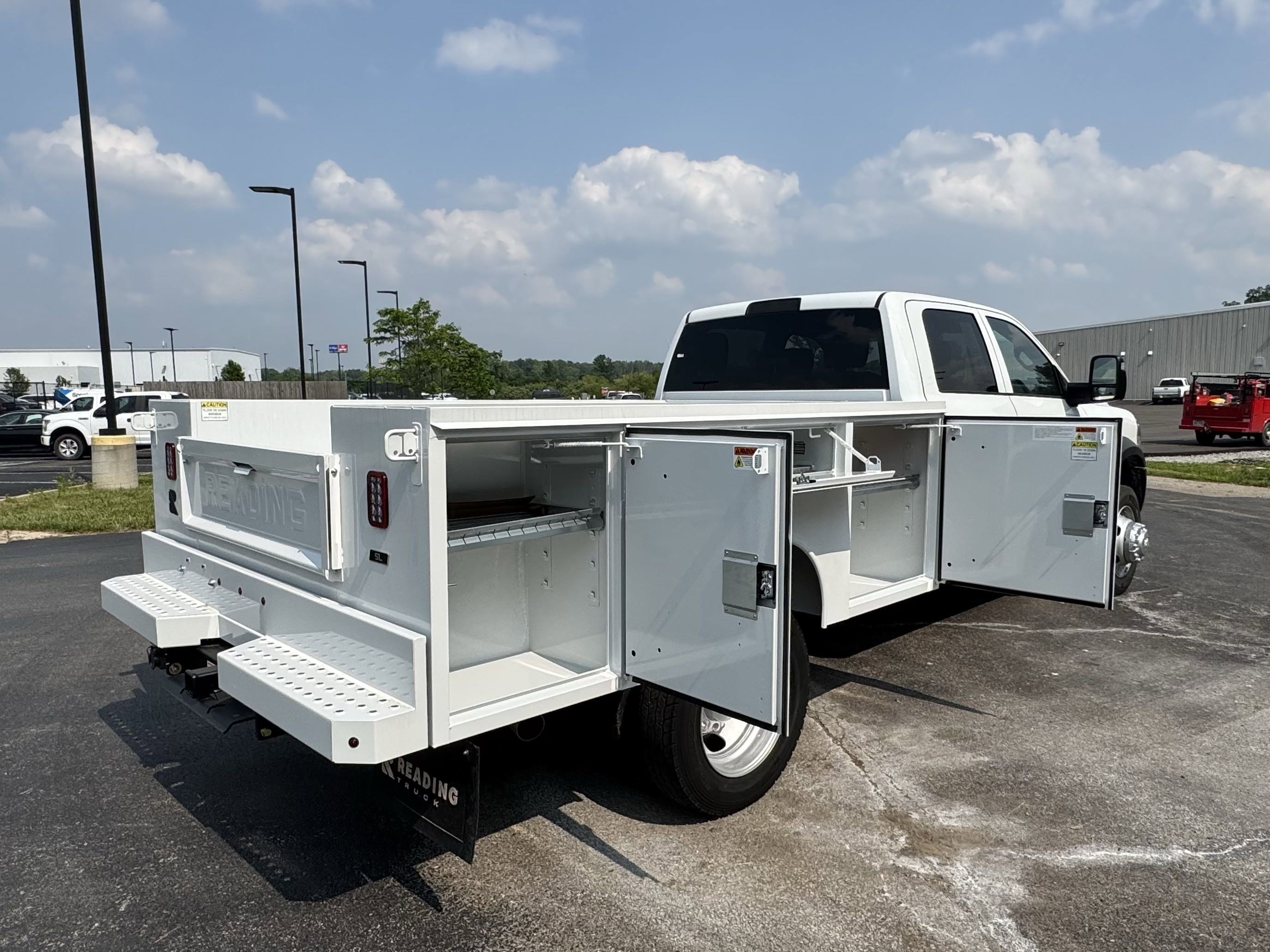 New 2024 RAM 5500 Tradesman w/ Chrome Appearance Group image 4