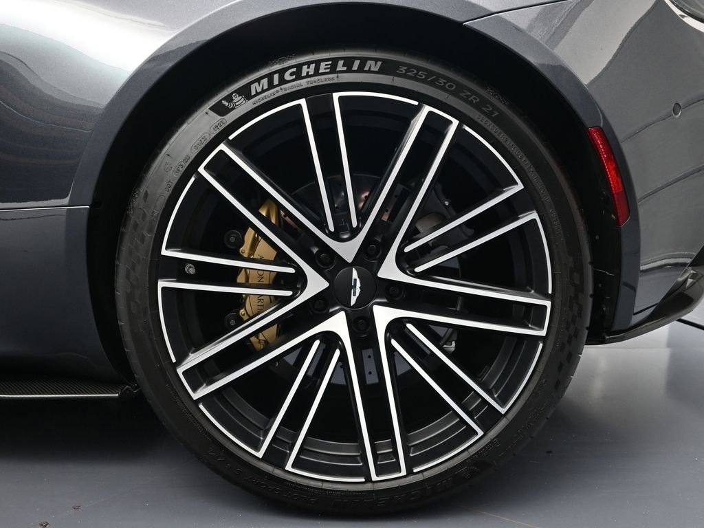 Used 2024 Aston Martin DB12 Coupe RWD image 26