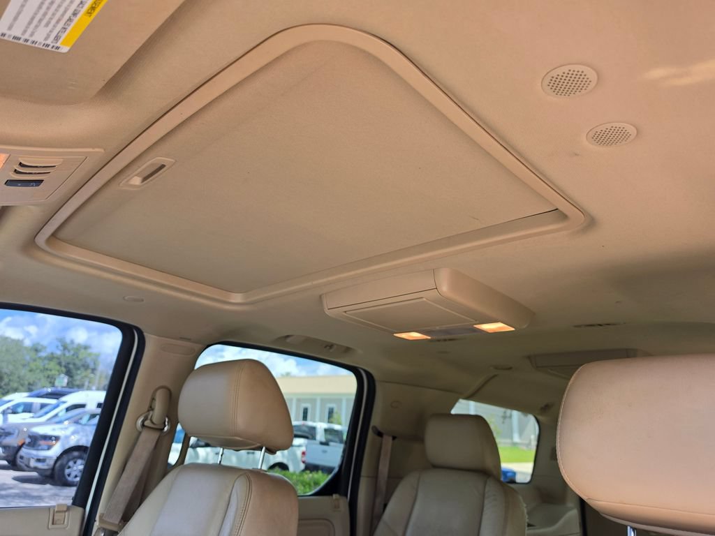 Used 2011 Cadillac Escalade ESV Premium RWD image 34