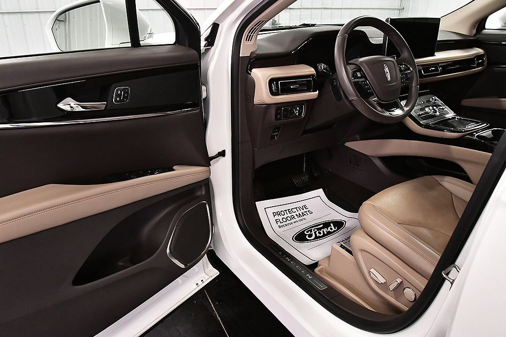 Used 2022 Lincoln Nautilus Reserve image 14