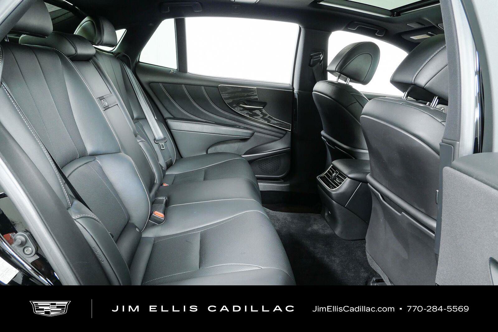 Used 2021 Lexus LS 500 w/ Accessory Package (Z1) RWD image 22