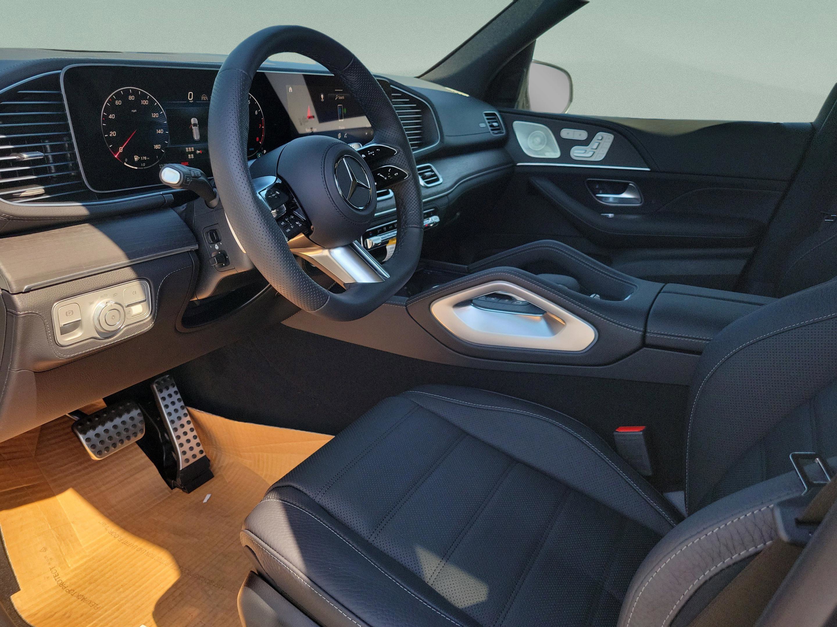 New 2026 Mercedes-Benz GLS 580 4MATIC image 18