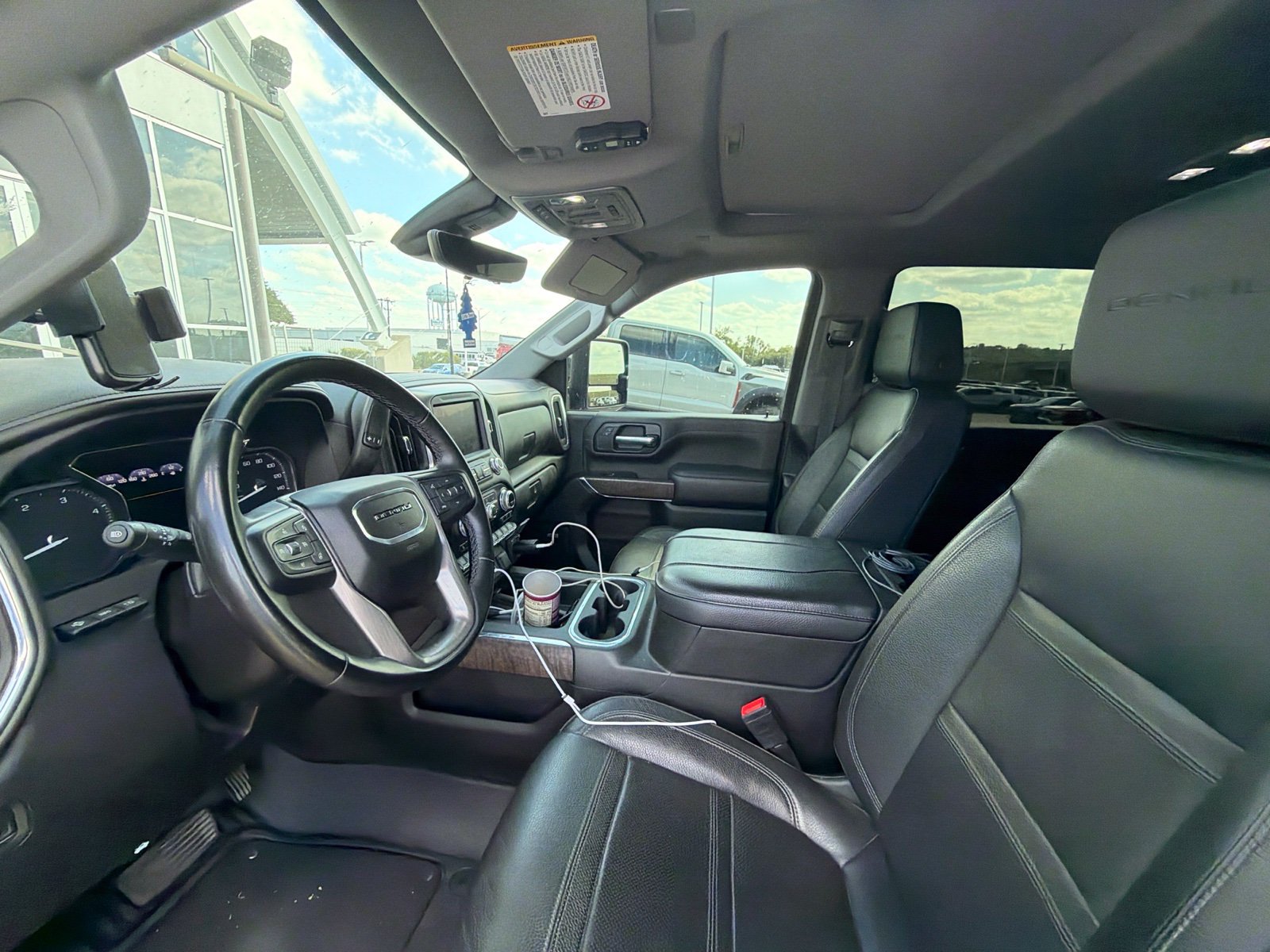 Used 2023 GMC Sierra 3500 Denali w/ Denali Ultimate Package AWD/4WD image 11
