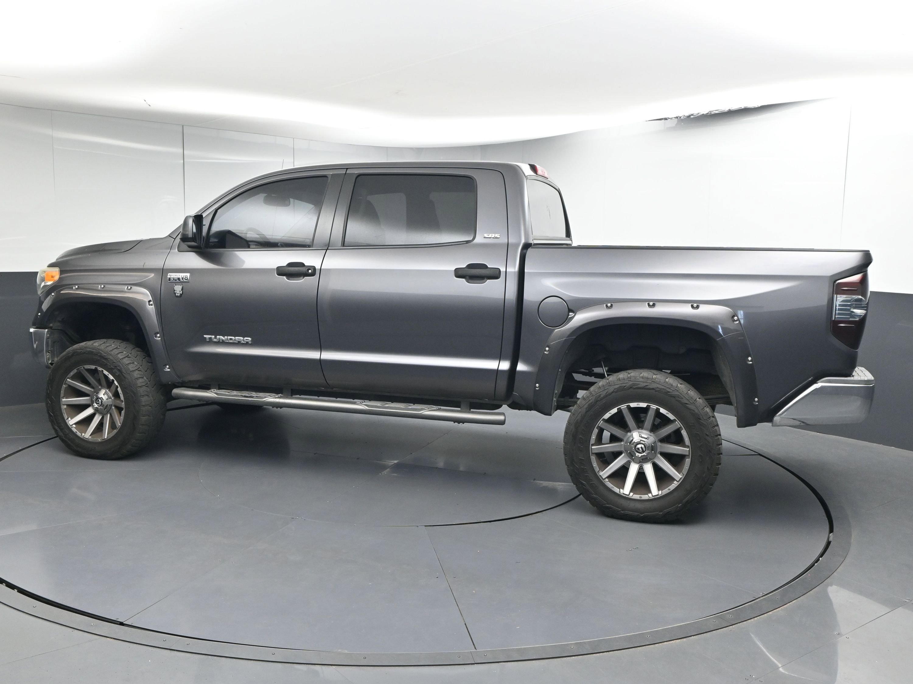 Used 2014 Toyota Tundra SR5 w/ SR5 Upgrade Package image 7