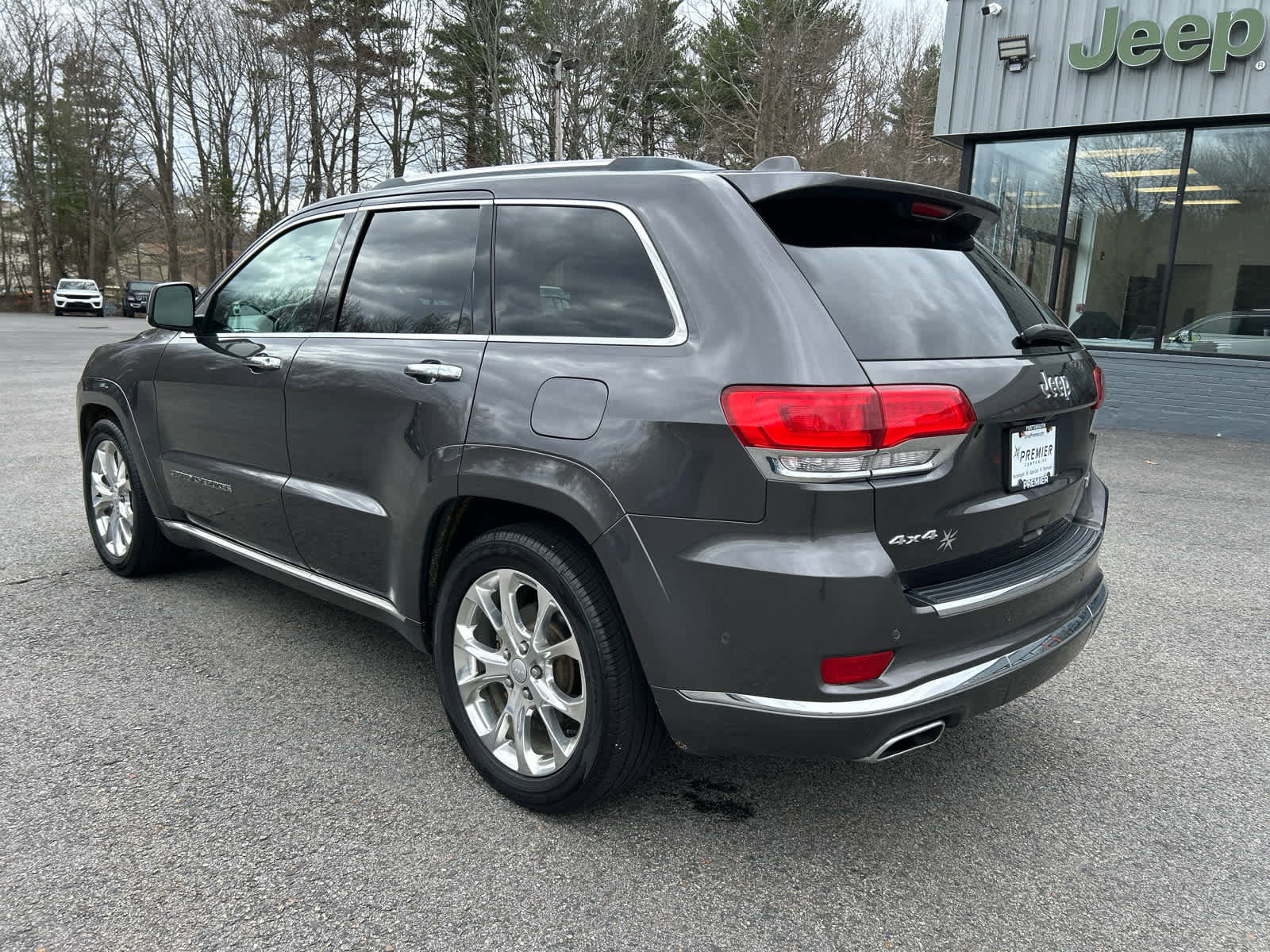 Used 2019 Jeep Grand Cherokee Summit image 7