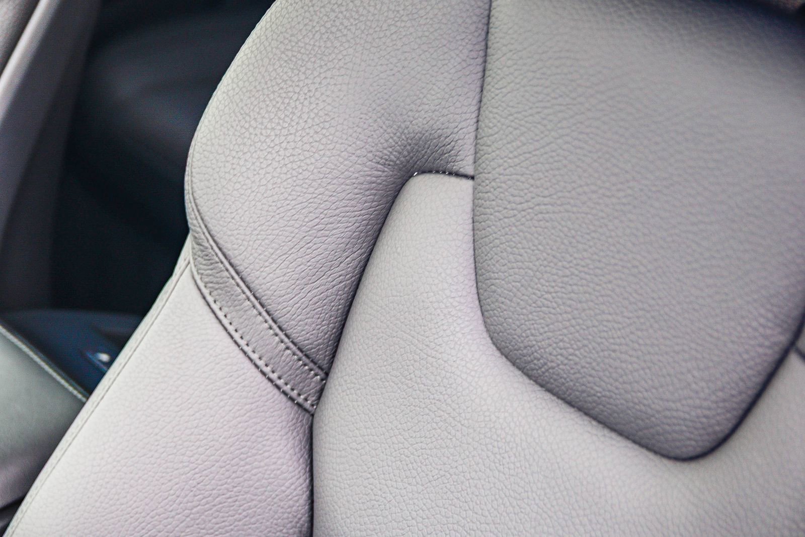 Certified 2026 Volvo V60 B5 Cross Country Plus w/ Climate Package image 29