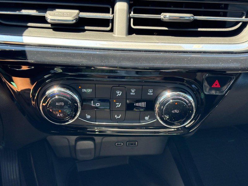 New 2026 Chevrolet Trax RS w/ Sunroof Package FWD image 17