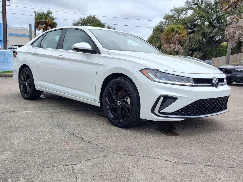 Used 2025 Volkswagen Jetta SE w/ Black Wheel Package image 14