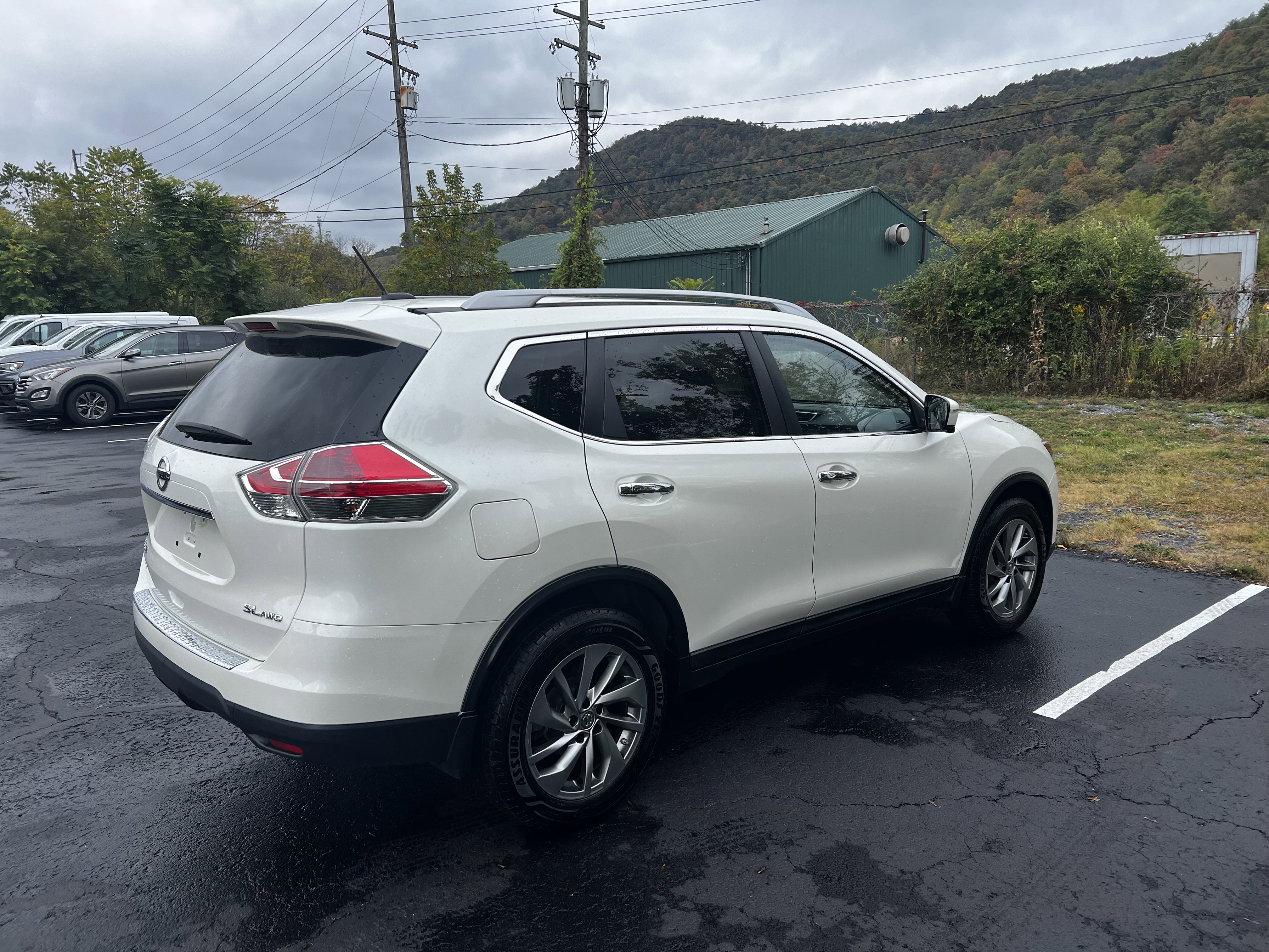 Used 2015 Nissan Rogue SL w/ SL Premium Package image 5
