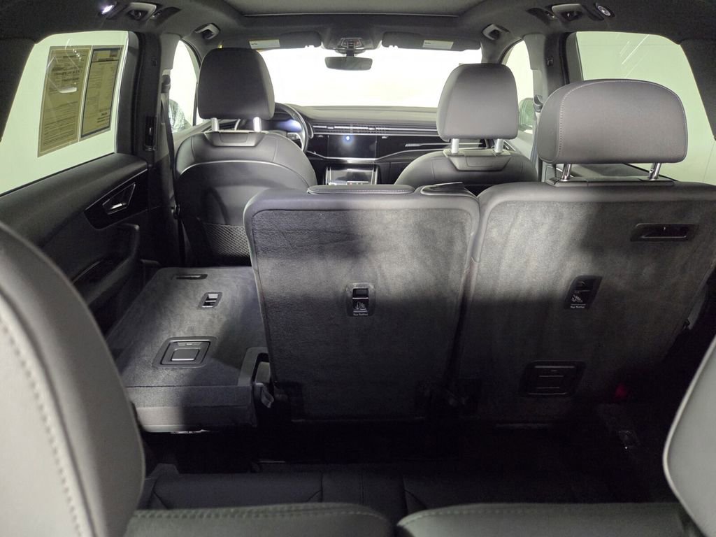 Used 2021 Audi Q7 2.0T Premium w/ Convenience Package AWD/4WD image 28