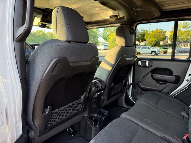 Used 2024 Jeep Wrangler Unlimited Rubicon w/ Technology Group AWD/4WD image 29