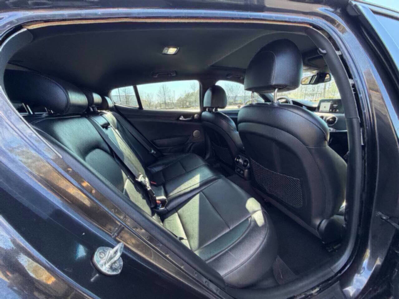 Used 2021 Kia Stinger GT-Line w/ Sun & Sound Package RWD image 12