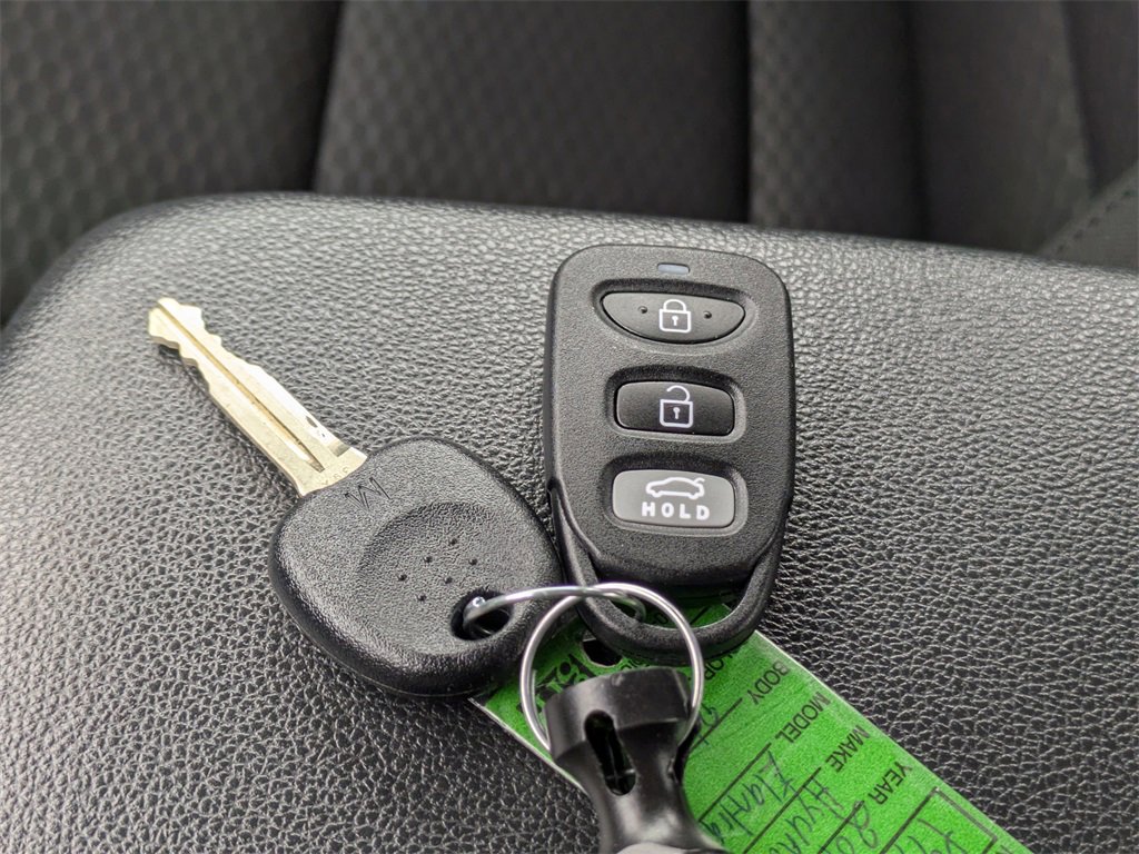 Used 2019 Hyundai Elantra SE w/ Cargo Package image 40