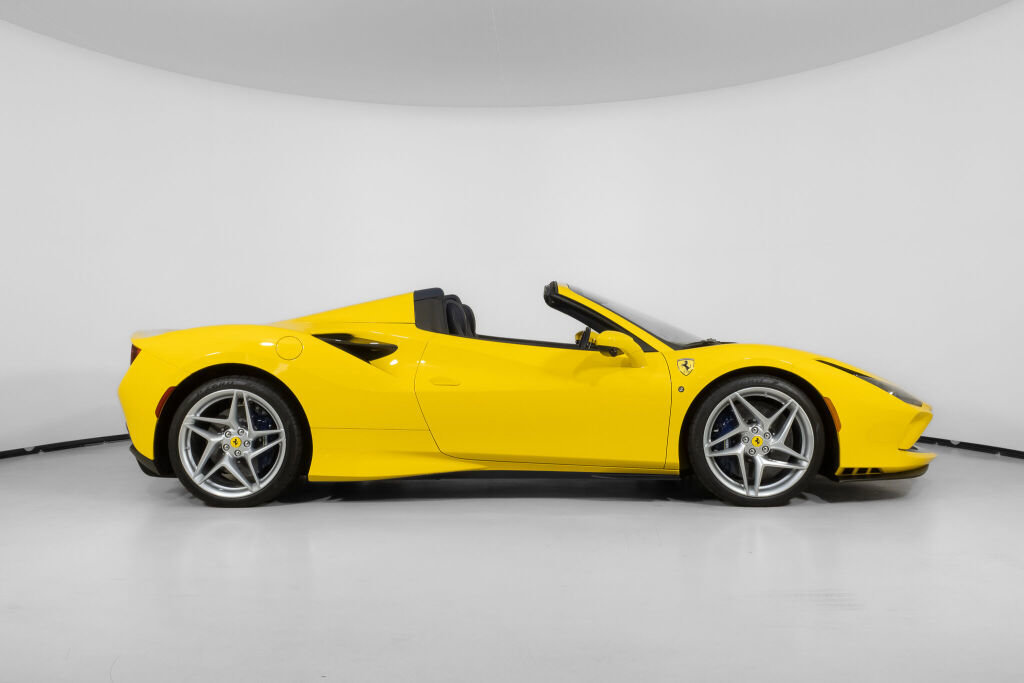 Used 2022 Ferrari F8 Tributo image 10