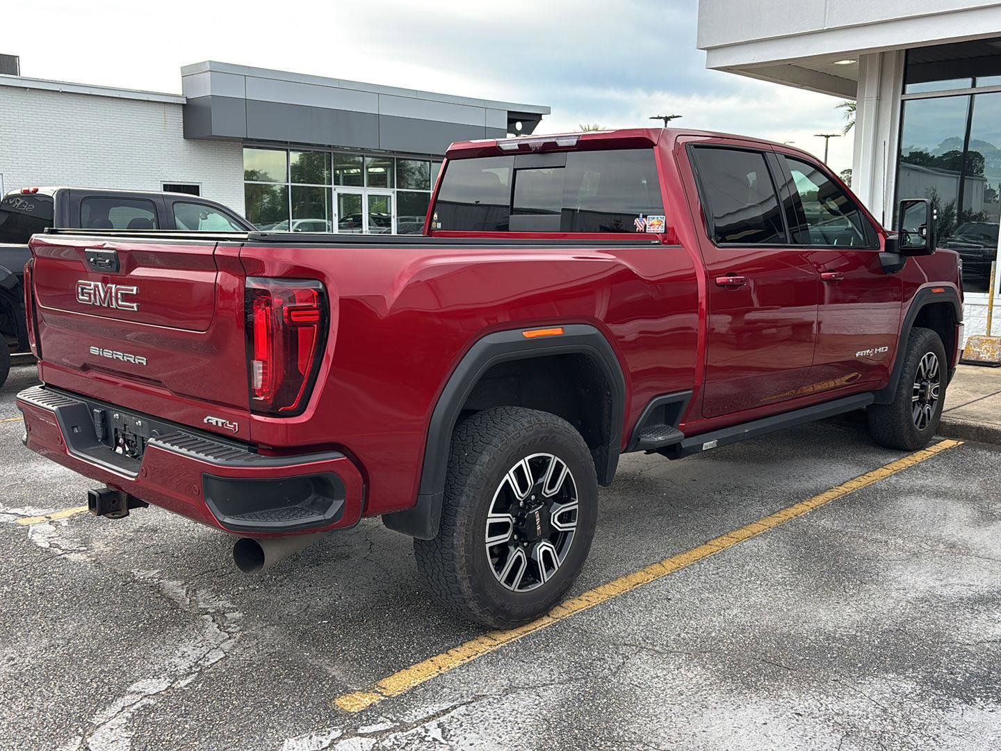 Used 2023 GMC Sierra 2500 AT4 w/ AT4 Premium Plus Package image 7
