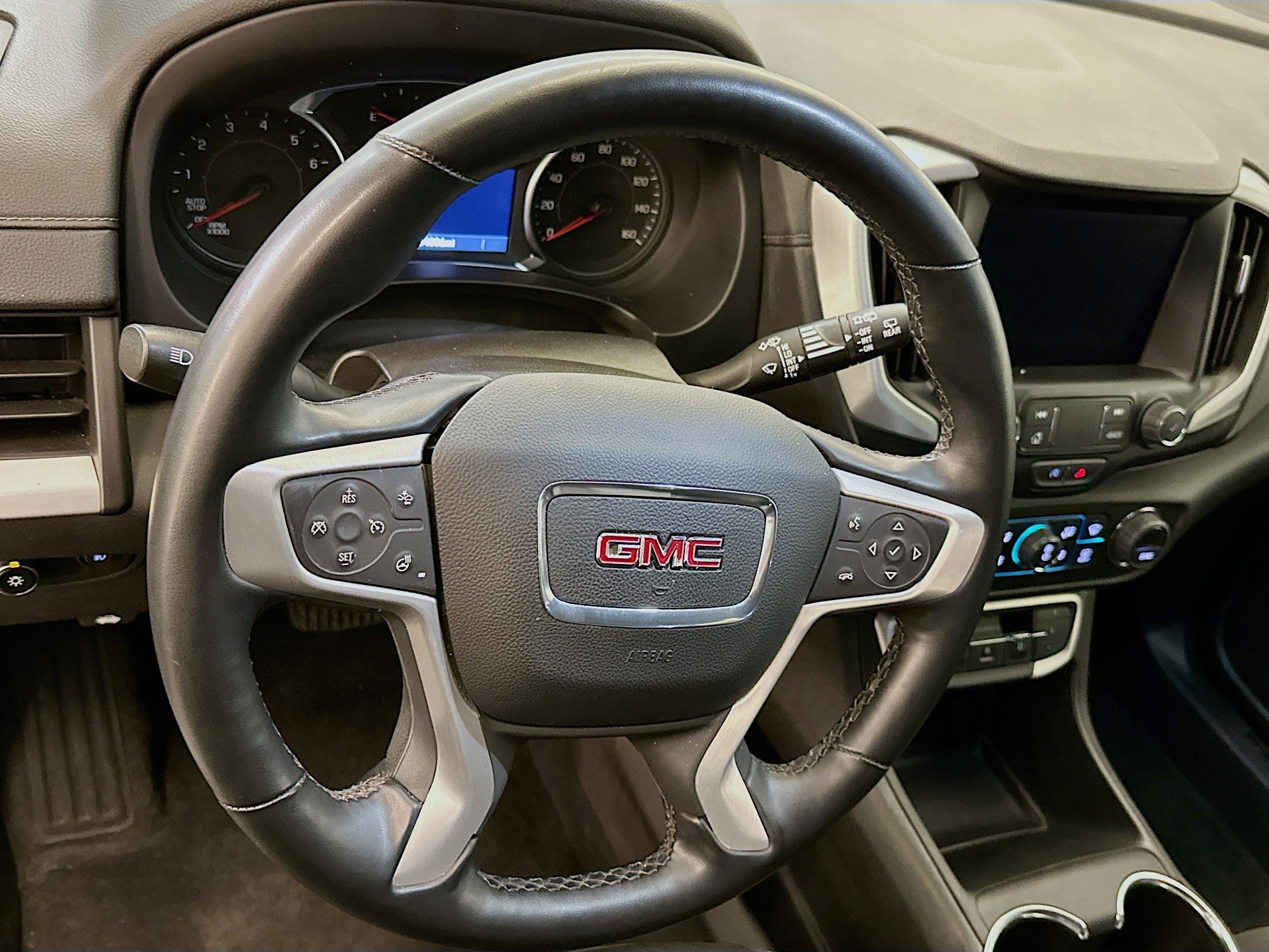 Used 2024 GMC Terrain SLT image 18