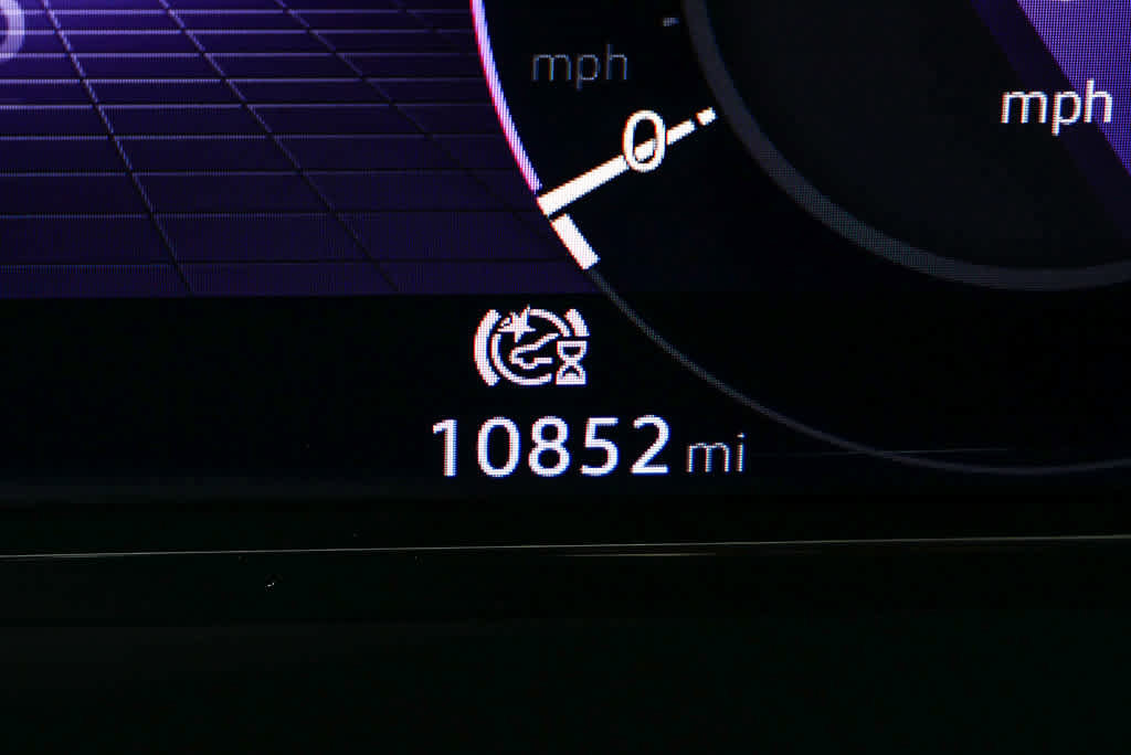 Certified 2025 Volkswagen Atlas SEL Premium R-Line image 9