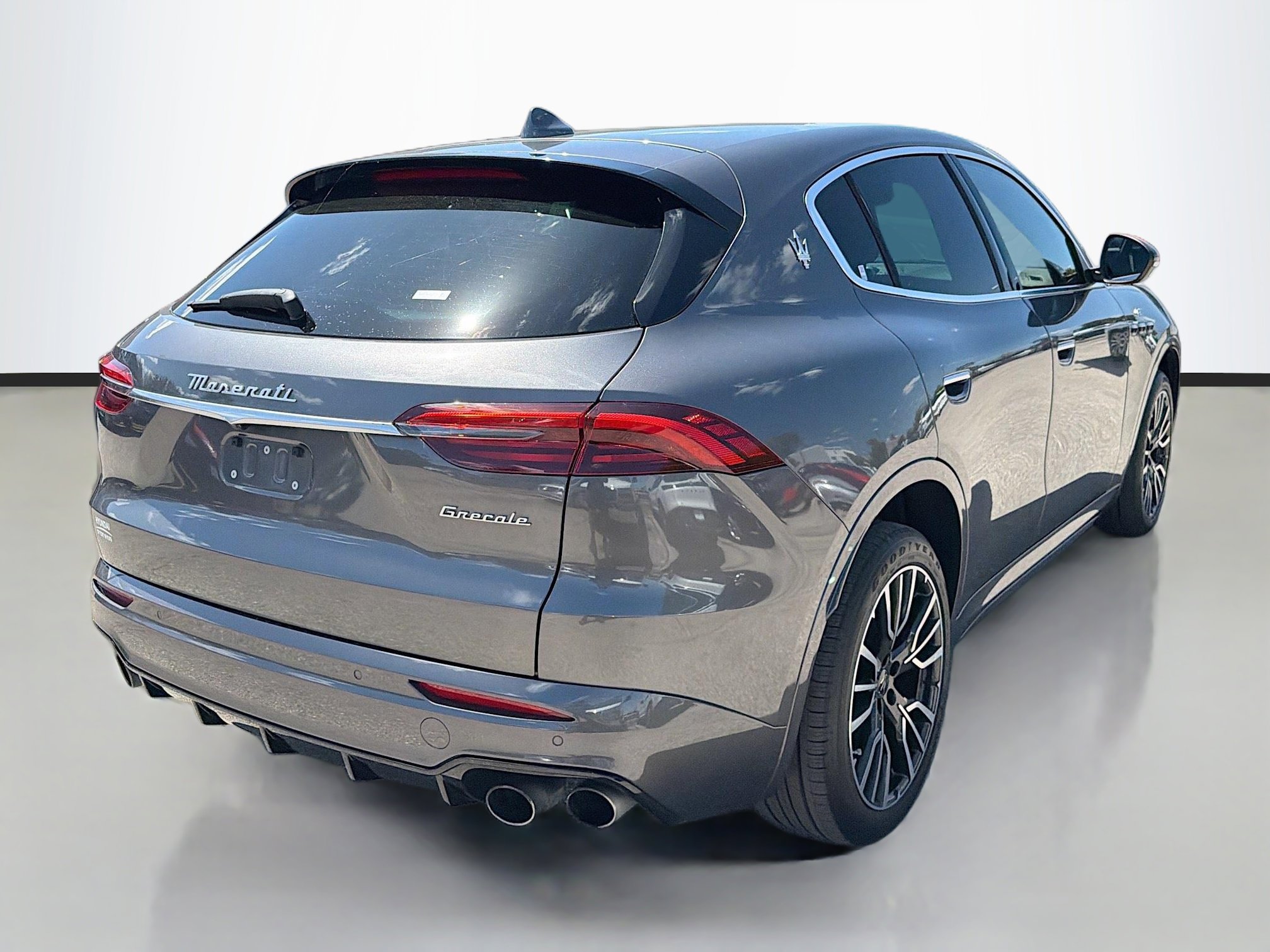 Used 2023 Maserati Grecale GT image 3