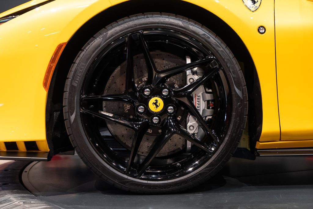 Certified 2023 Ferrari F8 Tributo RWD image 32