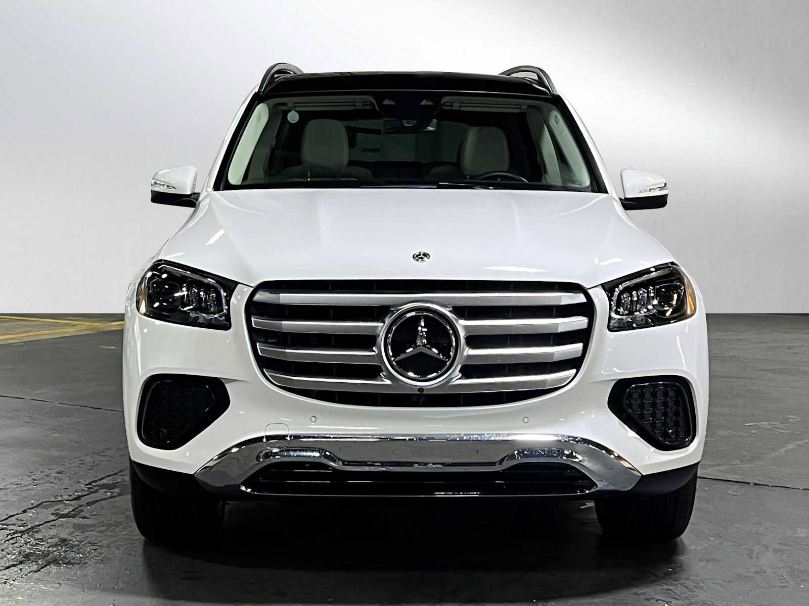 Used 2025 Mercedes-Benz GLS 450 4MATIC image 8