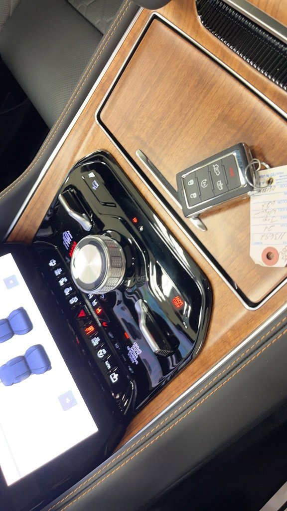 New 2024 Jeep Grand Wagoneer L Series III image 21