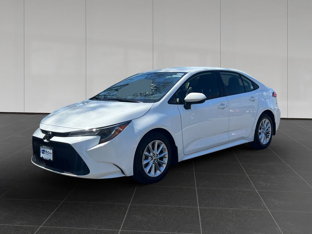 Used 2022 Toyota Corolla LE w/ LE Convenience Package FWD image 1
