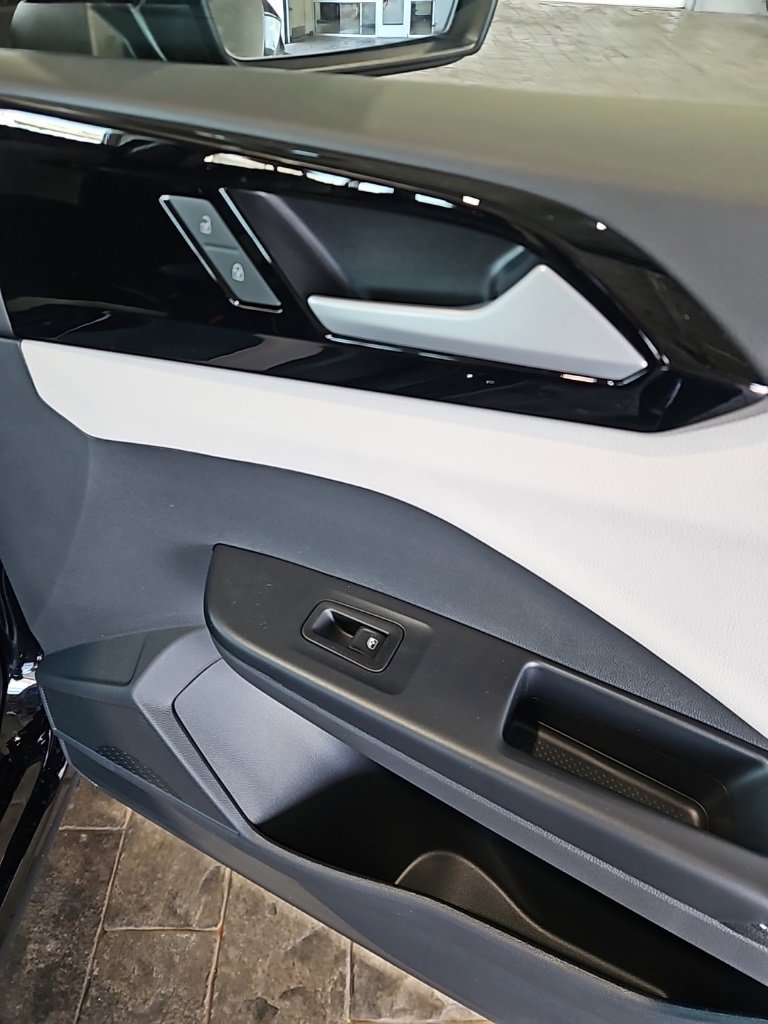 New 2026 Volkswagen Taos S image 12