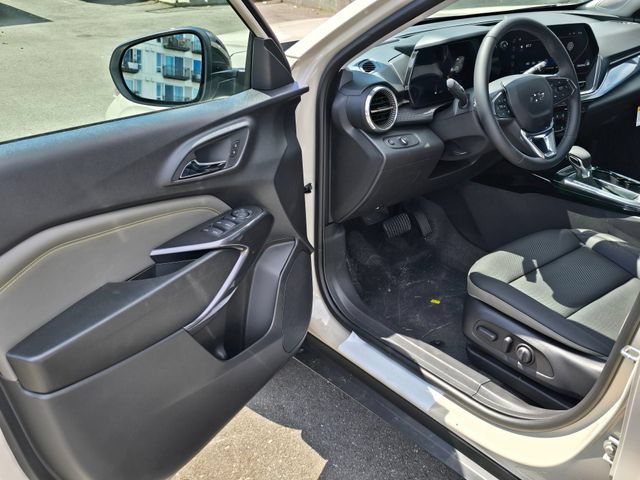 New 2026 Chevrolet Trax ACTIV w/ Driver Confidence Package FWD image 17