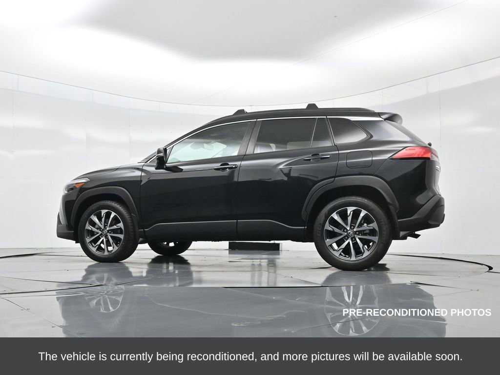 Used 2023 Toyota Corolla Cross XLE image 50