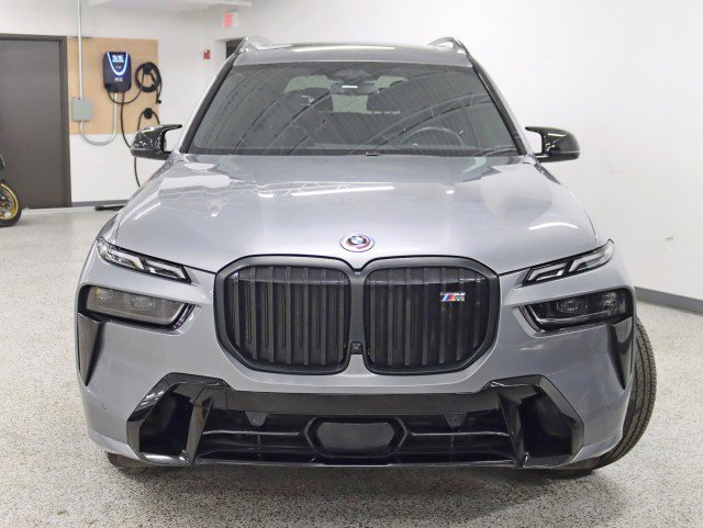 Used 2023 BMW X7 M60i w/ Executive Package image 8